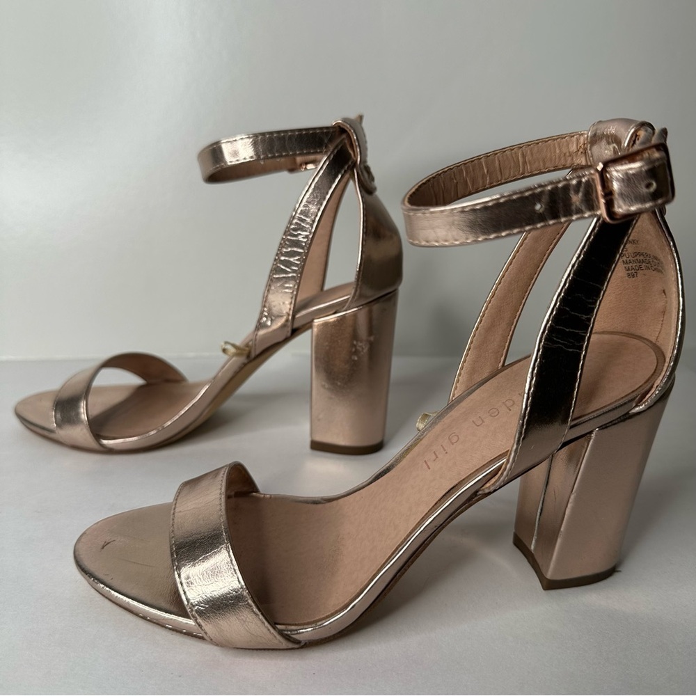 Madden Girl Elegant Metallic Block Heel Sandals